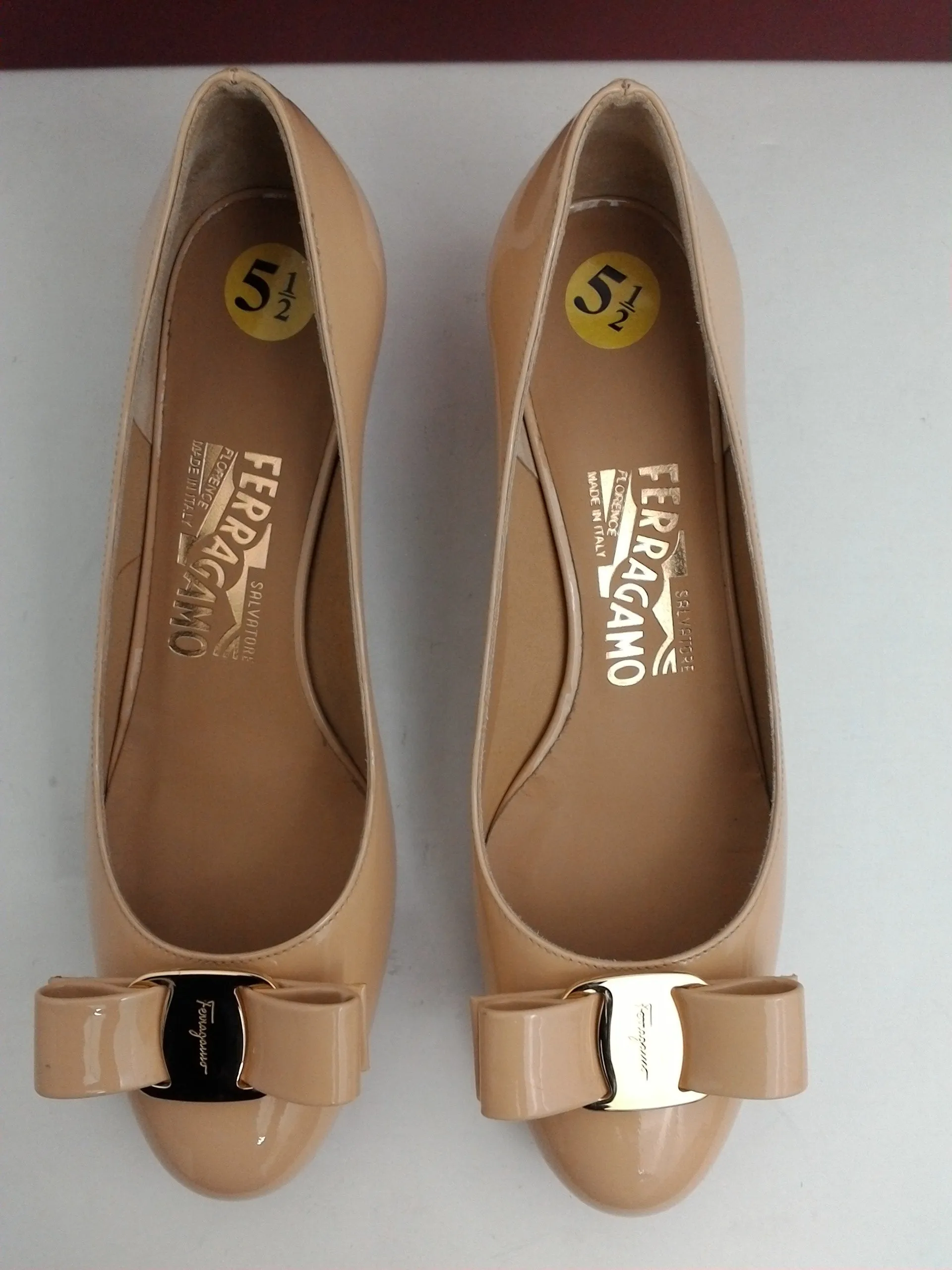 Salvatore Ferragamo Women's Vara New Bisque Naplakcalf Heels Size 5.5 B