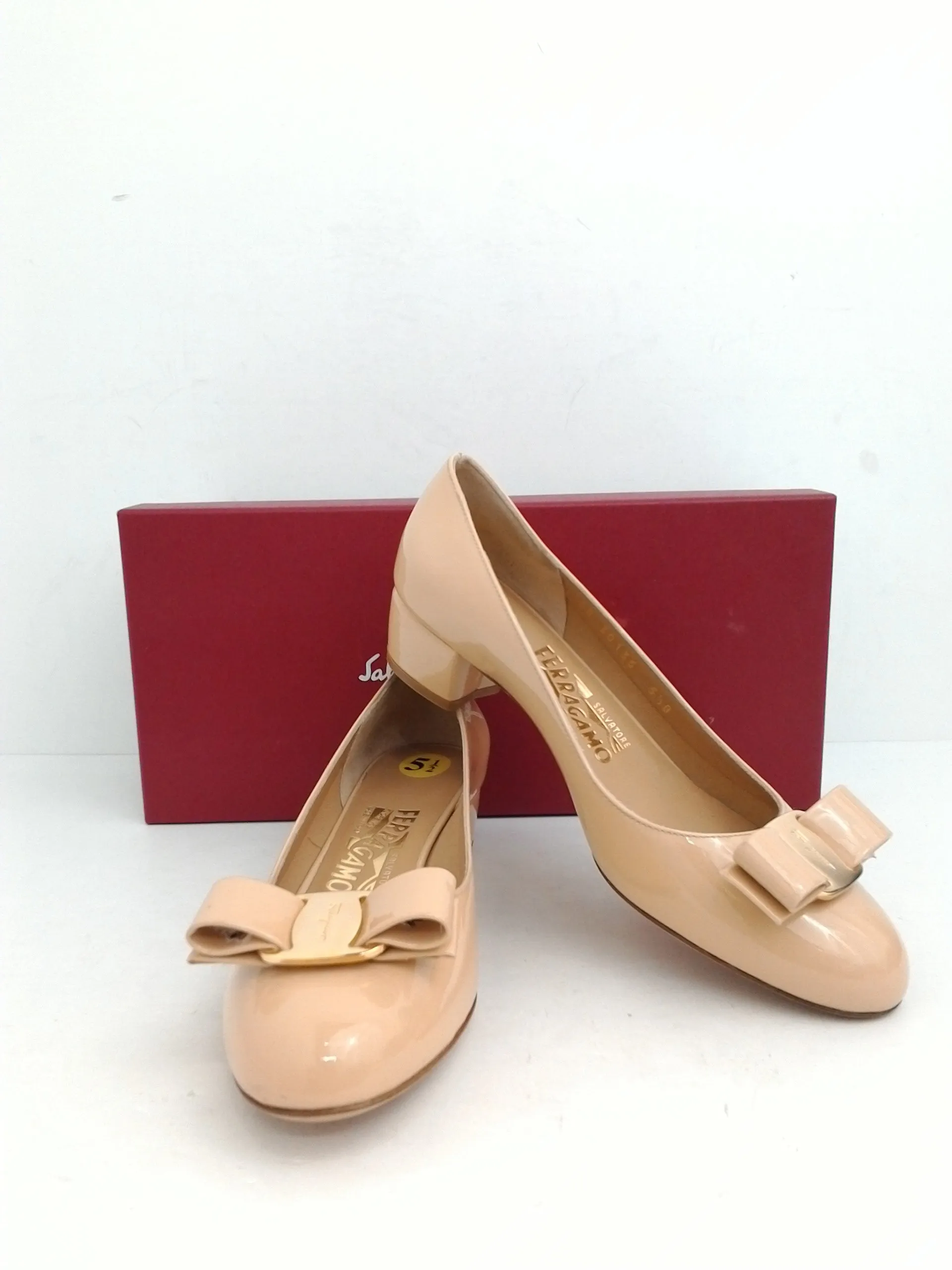 Salvatore Ferragamo Women's Vara New Bisque Naplakcalf Heels Size 5.5 B