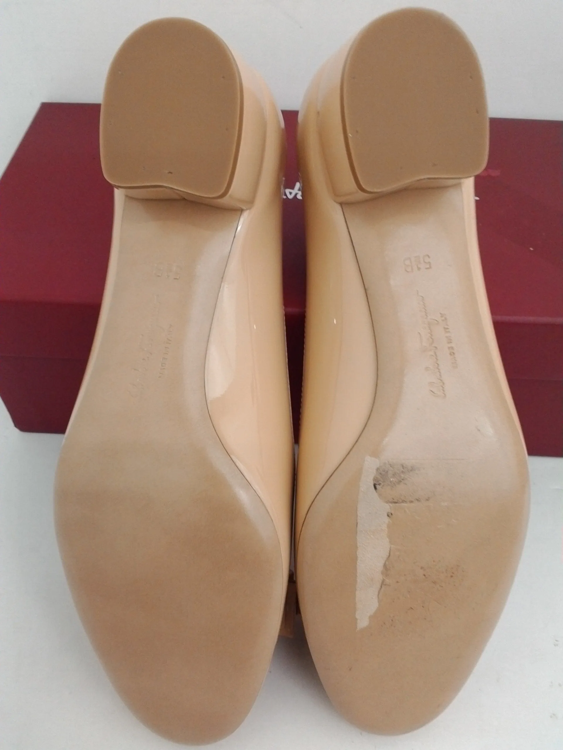 Salvatore Ferragamo Women's Vara New Bisque Naplakcalf Heels Size 5.5 B